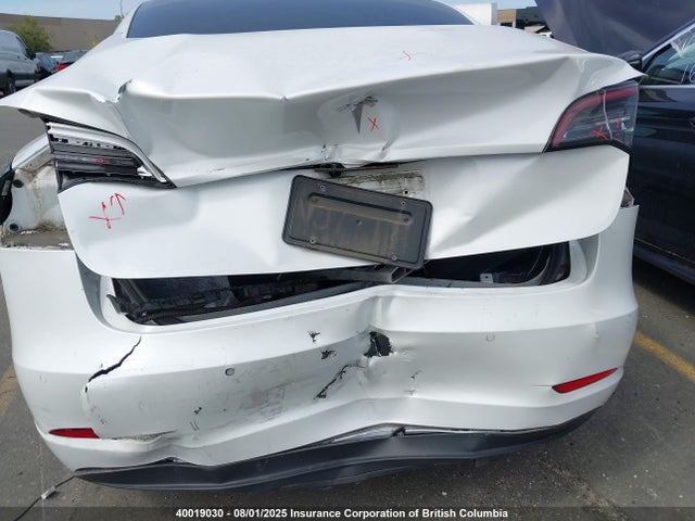 5YJ3E1EA3NF153552 Tesla 2022