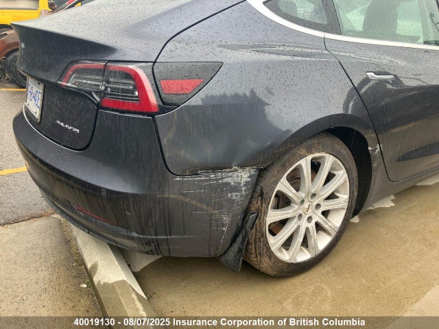 5YJ3E1EB8JF126897 Tesla MODEL 3