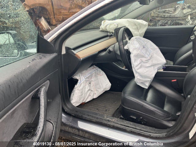 5YJ3E1EB8JF126897 Tesla MODEL 3
