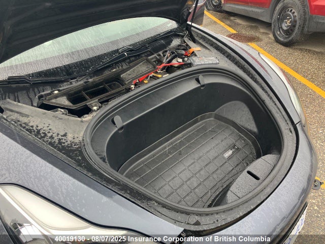 5YJ3E1EB8JF126897 Tesla MODEL 3