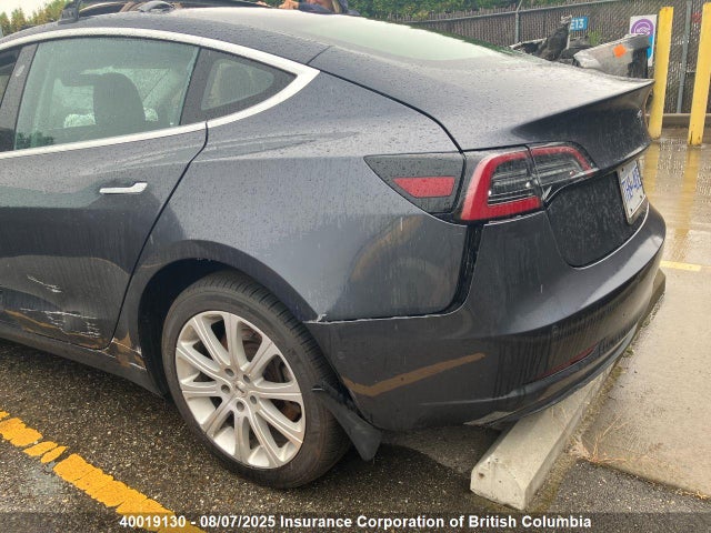 5YJ3E1EB8JF126897 Tesla MODEL 3