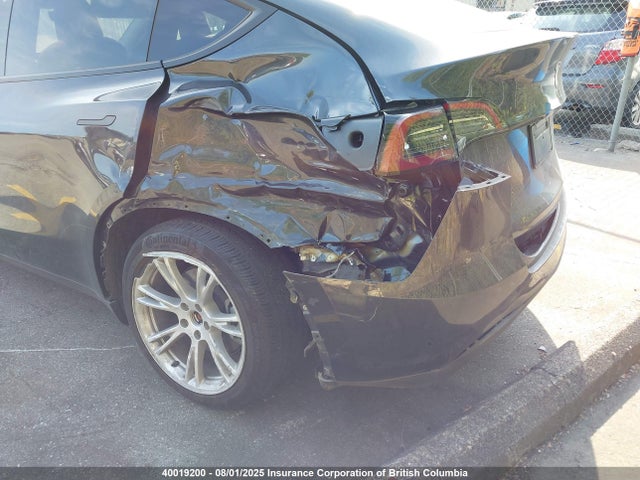 7SAYGDEE6RF989384 Tesla 2024