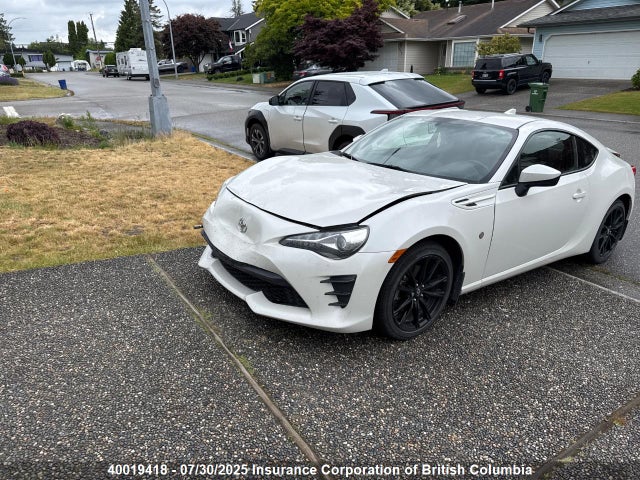 Toyota na 2017 JF1ZNAA12H9700301 Image 2