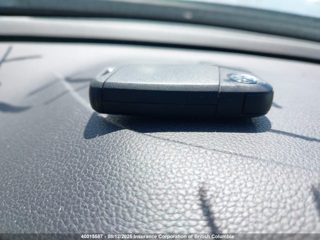 Volkswagen 2019 2019 1V2NR2CA5KC585704 Image 11