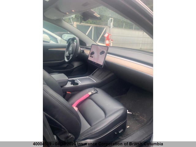 5YJ3E1EA0MF088027 Tesla 2021