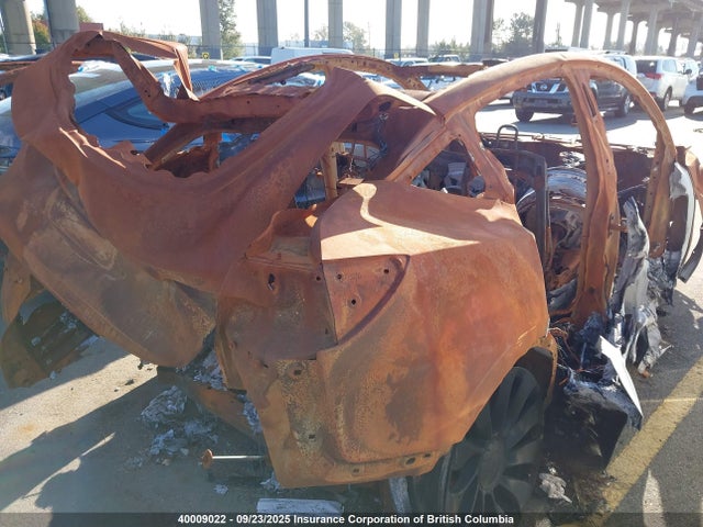 Tesla Model Y 2023 7SAYGDEE4PF598666 Image 4