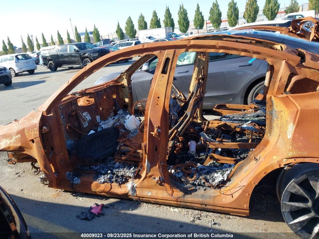 5YJYGDEE7LF048983 Tesla Model Y