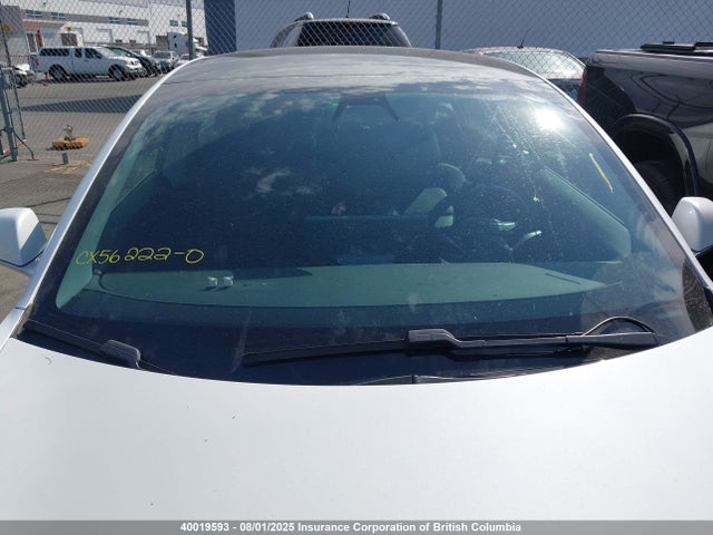 5YJ3E1EA0LF718630 Tesla 2020