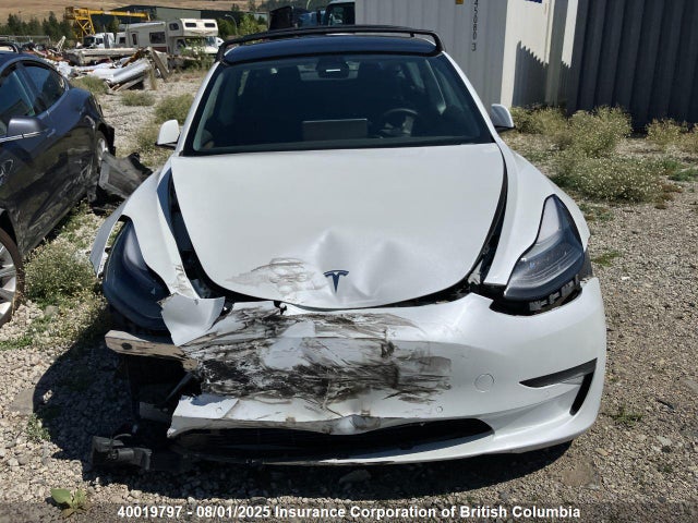 5YJ3E1EA2NF249415 Tesla 2022