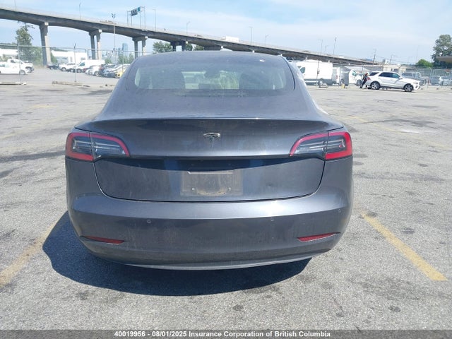 5YJ3E1EA7JF183034 Tesla 2018