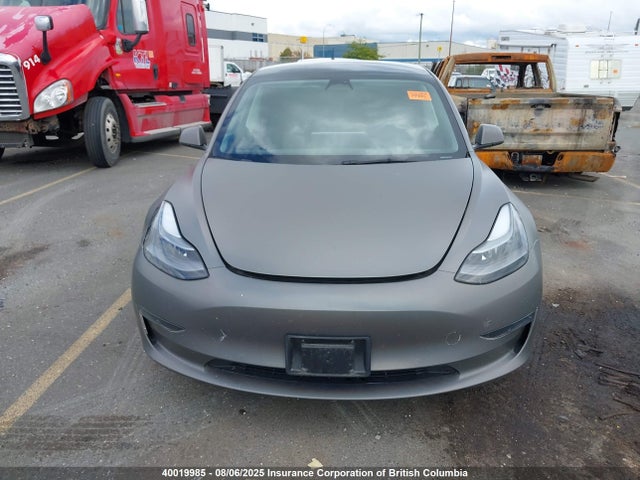 5YJ3E1EA4NF323563 Tesla MODEL 3