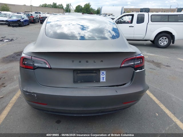 5YJ3E1EA4NF323563 Tesla MODEL 3