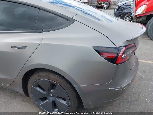 5YJ3E1EA4NF323563 Tesla MODEL 3