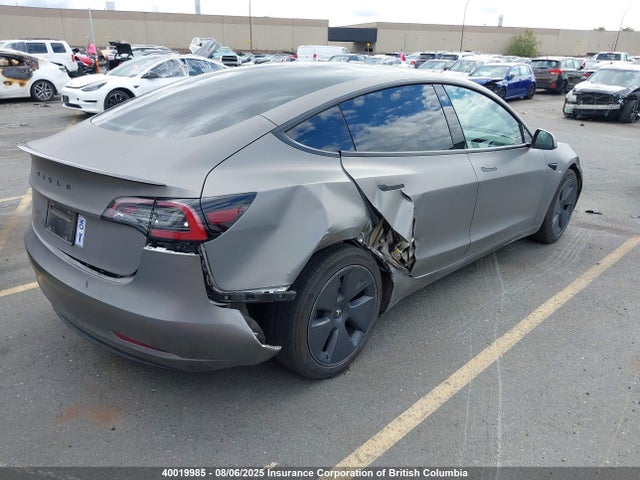 5YJ3E1EA4NF323563 Tesla MODEL 3