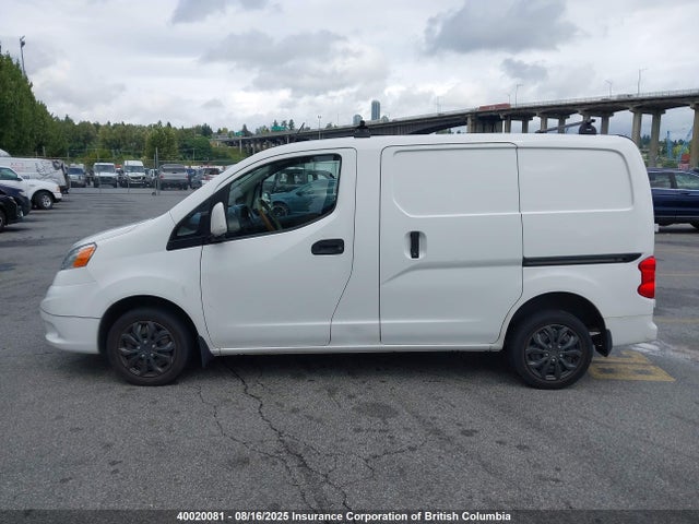 3N6CM0KNXFK711469 Nissan 2015