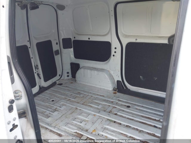 3N6CM0KNXFK711469 Nissan 2015