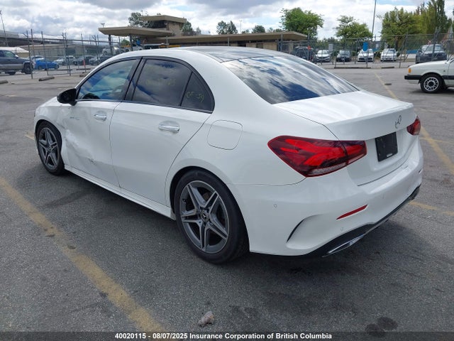 Mercedes-Benz m260 2019 WDD3G4FB9KW006104 Image 3