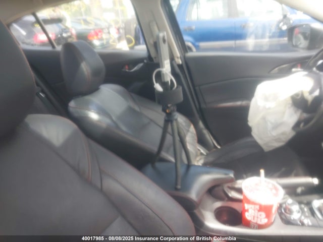 JM1BM1W39E1136066 Mazda py