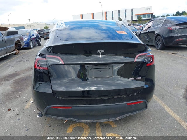 Tesla Model Y 2024 7SAYGDEF3RF092872 Image 16
