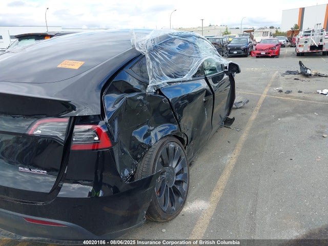 Tesla Model Y 2024 7SAYGDEF3RF092872 Image 4