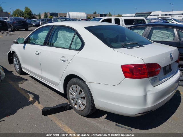 3VWDL7AJ9EM282083 Volkswagen 2014