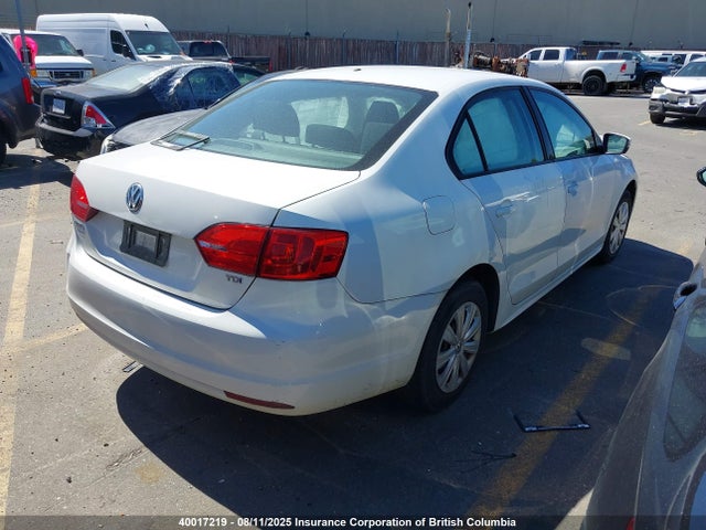 3VWDL7AJ9EM282083 Volkswagen 2014