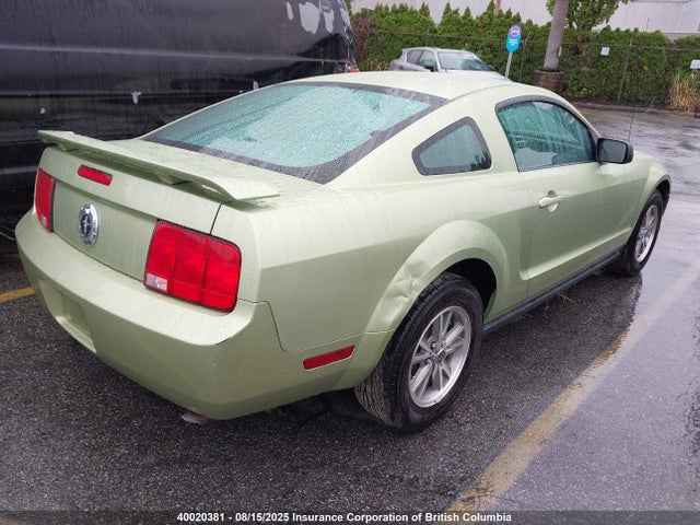 40020381 :رقم المزاد ، 1ZVFT80N855163983 vin ، 2005 Ford Mustang مزاد بيع