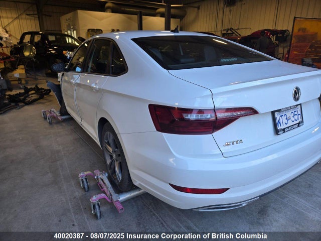 3VWE57BU6MM076502 Volkswagen tsi