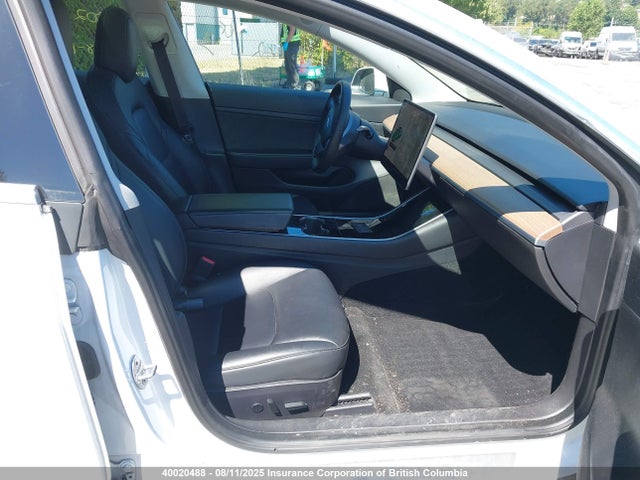 5YJ3E1EA1LF718491 Tesla 2020