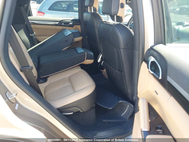 Porsche 2016 2016 WP1AF2A28GKA43433 Image 8