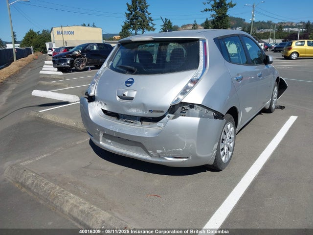1N4AZ0CP8GC300533 Nissan 2016