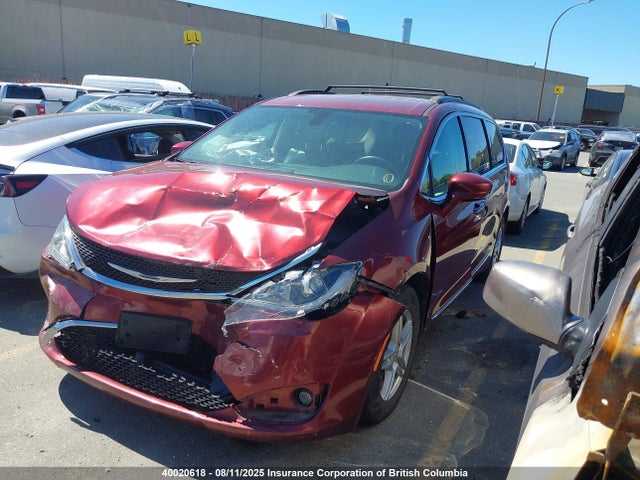 2C4RC1BG9HR587427 Chrysler 2017