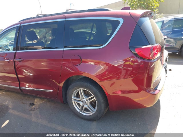 2C4RC1BG9HR587427 Chrysler 2017