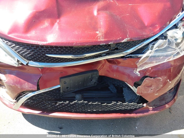 2C4RC1BG9HR587427 Chrysler 2017