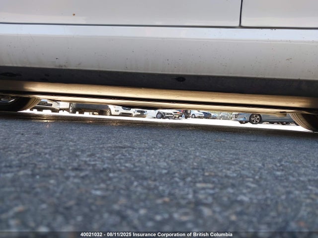 Tesla 2022 2022 5YJ3E1EA3NF319827 Image 10