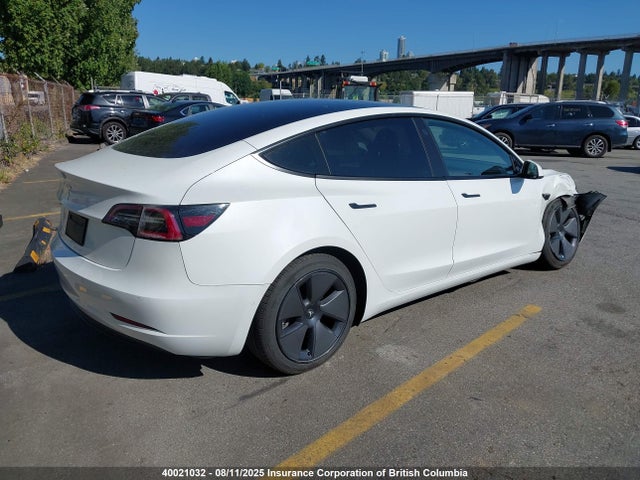 Tesla 2022 2022 5YJ3E1EA3NF319827 Image 4