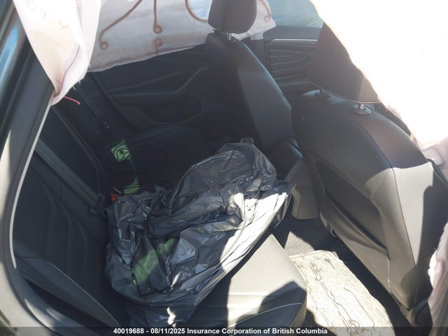 3VWGM7BU9NM005212 Volkswagen 1.5 tsi