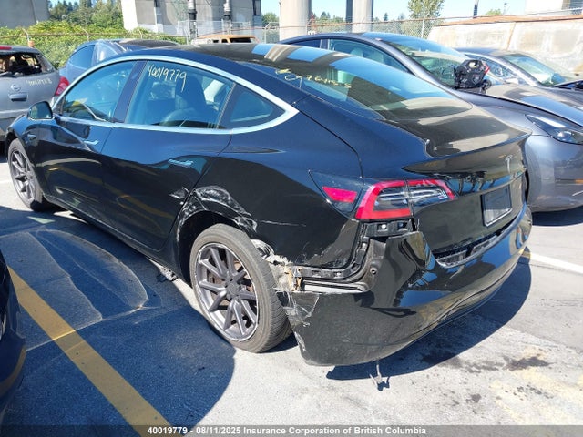 5YJ3E1EA5KF328637 Tesla 2019
