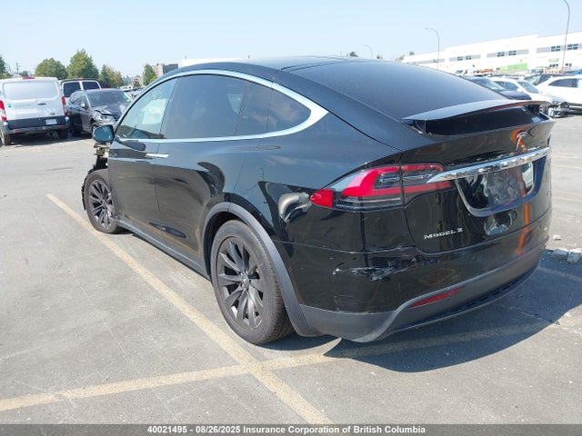 5YJXCAE21JF126098 Tesla 2018