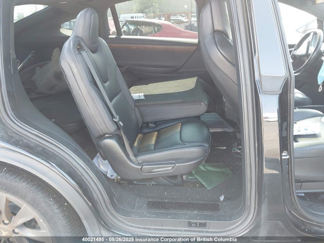 5YJXCAE21JF126098 Tesla 2018