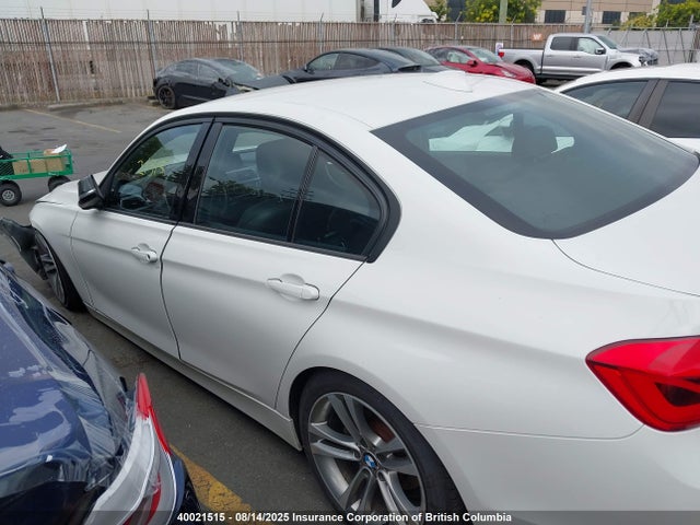 WBA8D9C57JEM33769 BMW 330I