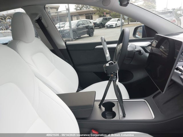 7SAYGDEE0RF084008 Tesla Model Y