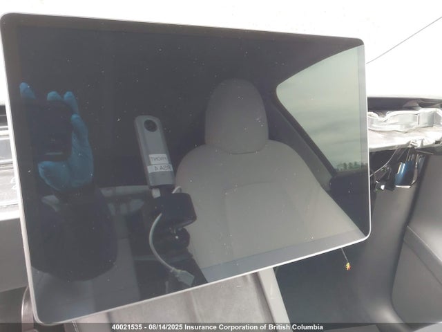 7SAYGDEE0RF084008 Tesla Model Y