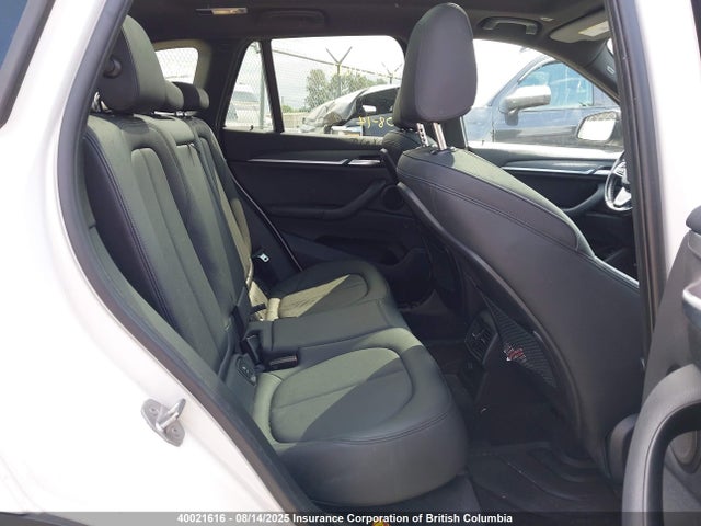 BMW X1 2017 WBXHT3C33H5F81550 Image 8
