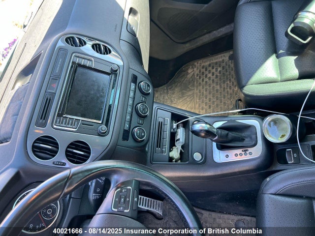 WVGNV7AX9HK039421 Volkswagen Tiguan