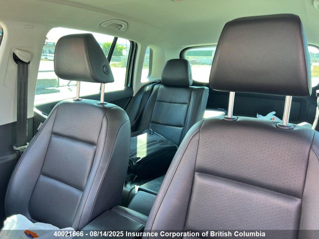 WVGNV7AX9HK039421 Volkswagen Tiguan