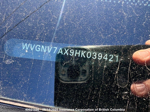 WVGNV7AX9HK039421 Volkswagen Tiguan