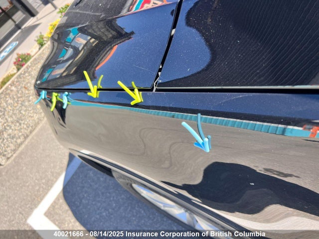 WVGNV7AX9HK039421 Volkswagen Tiguan