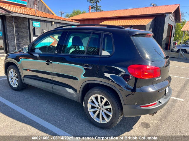 WVGNV7AX9HK039421 Volkswagen Tiguan