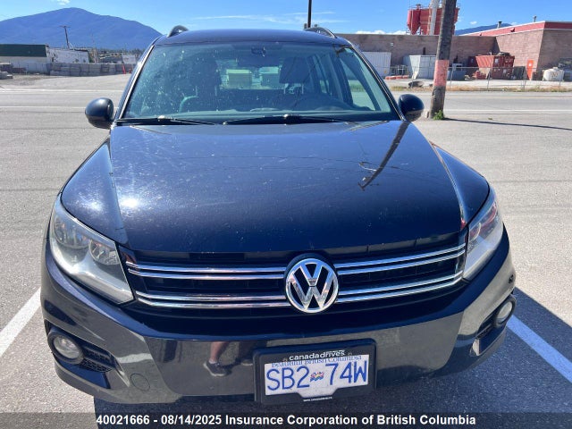 WVGNV7AX9HK039421 Volkswagen Tiguan